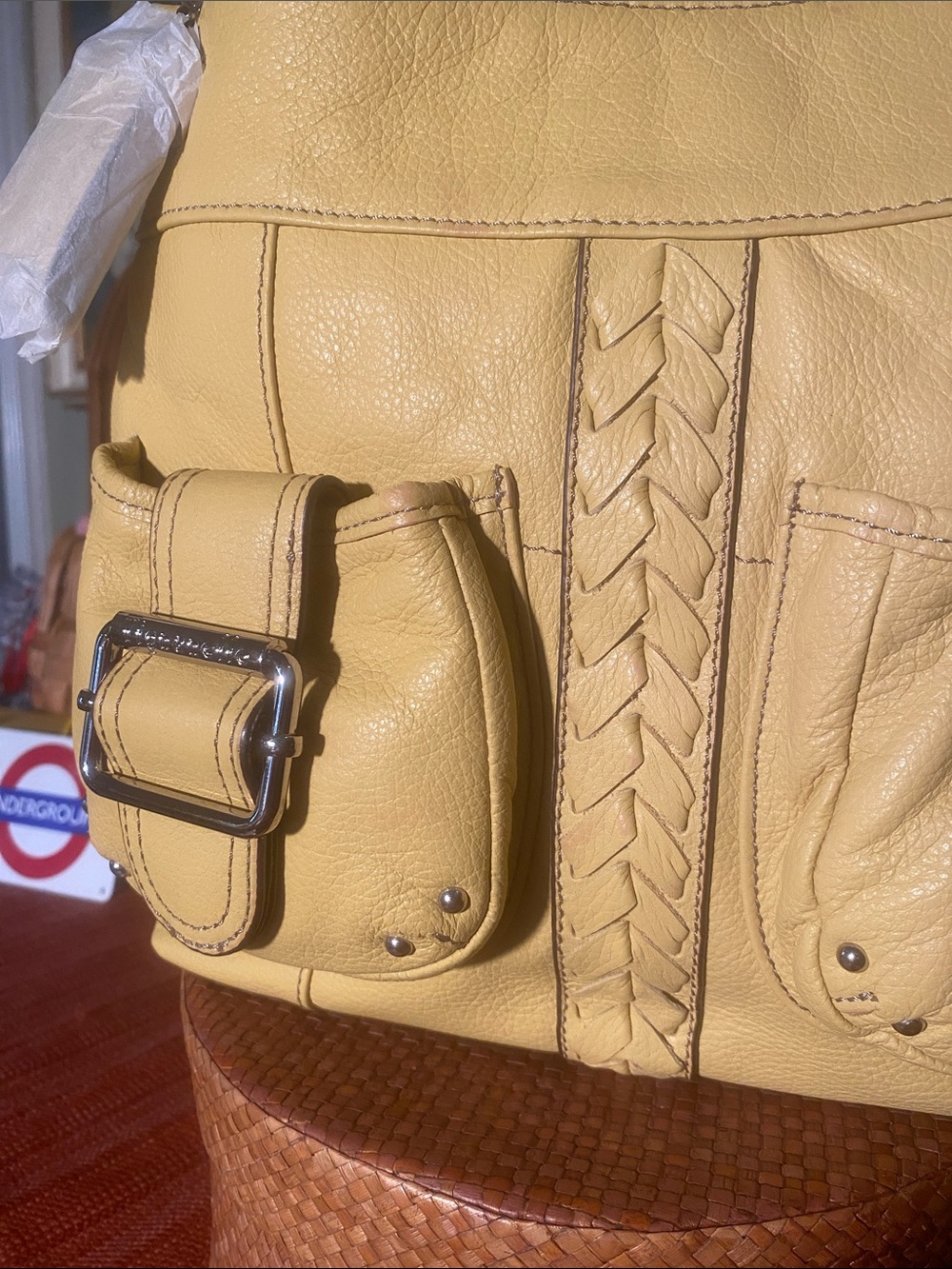 Tignanello Women’s Butter Yellow Leather Double Front Pocket shoulder crossbody - Picture 2 of 11